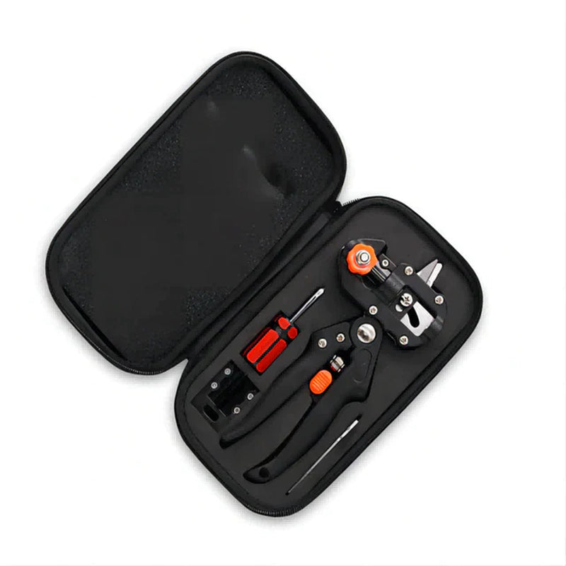 Garden grafting tool kit stored in compact carrying case